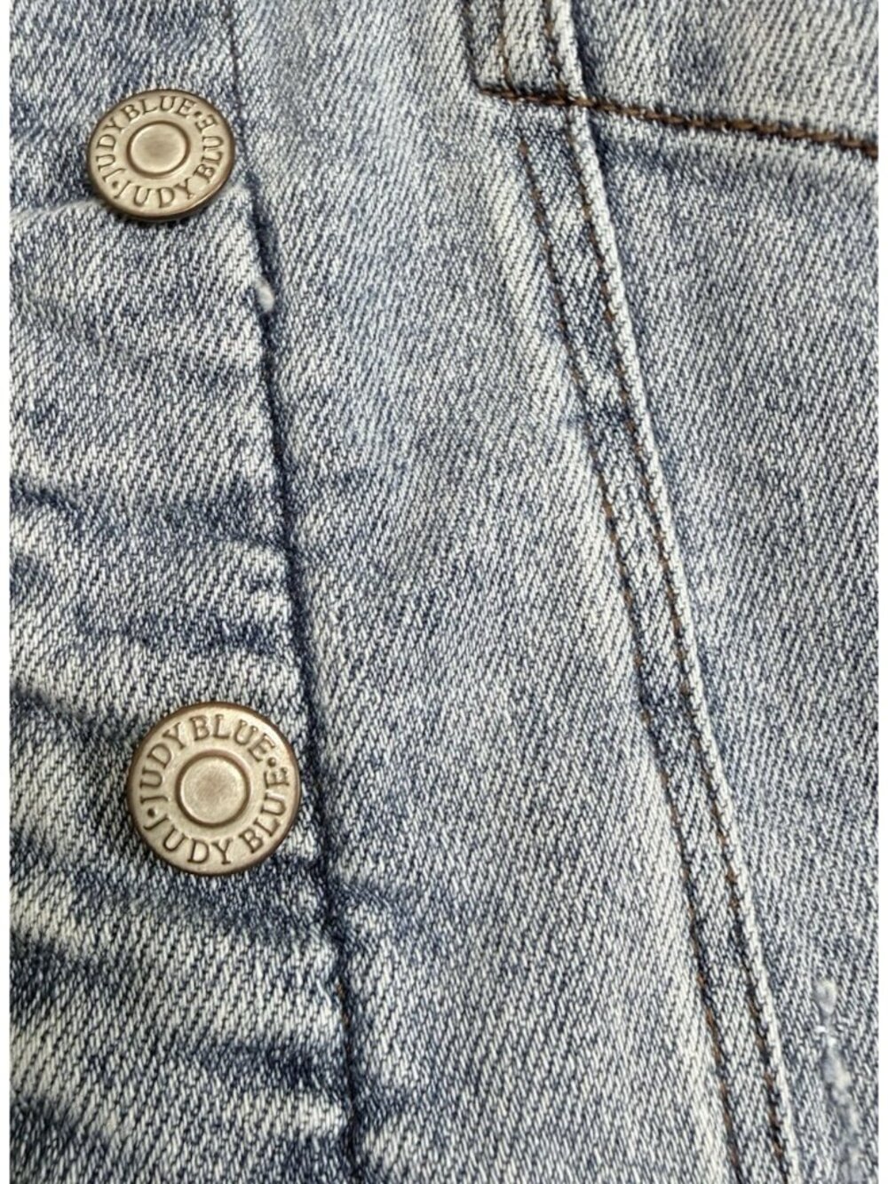 Judy Blue JB7820 MD HOWDY Cropped Distressed Raw Hem Denim Jacket Size Small - Picture 5 of 10